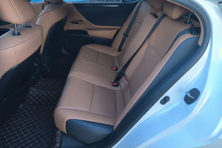 Used Lexus ES 2021 200 Excellence Edition
