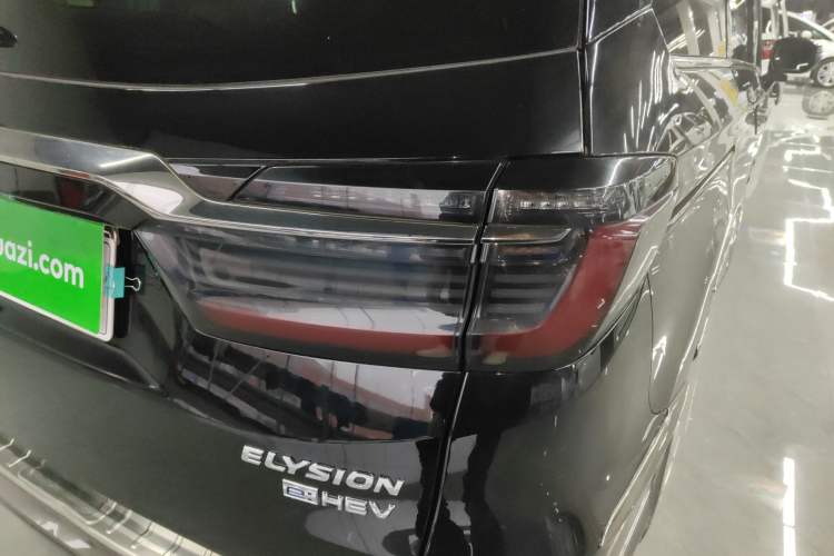 Used Honda Elysion 2022 2.0L eHEV Prestige Edition
