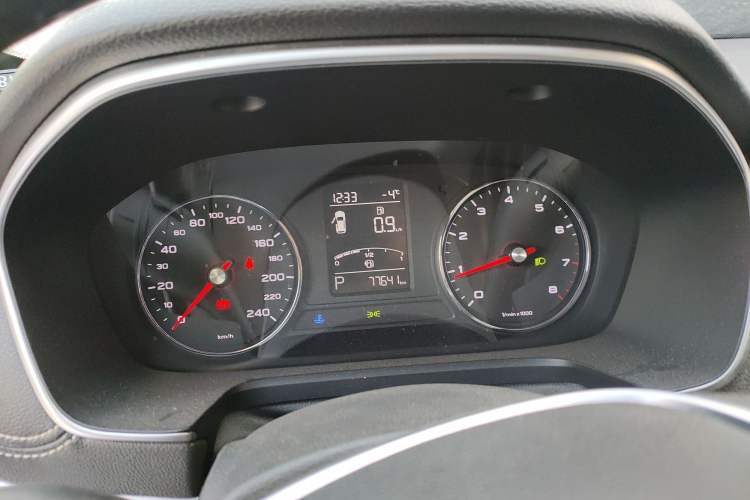 Used Roewe RX5 2018 20T Two-Wheel Drive Automatic Internet Smart Edition