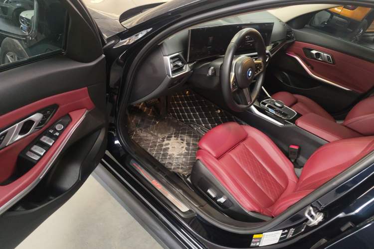 Used BMW i3 2024 eDrive 35 L
