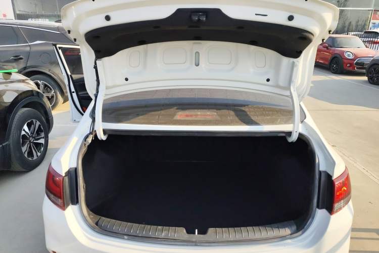 Used Hyundai Celesta 2020 1.6L Automatic GL Enjoyable Edition