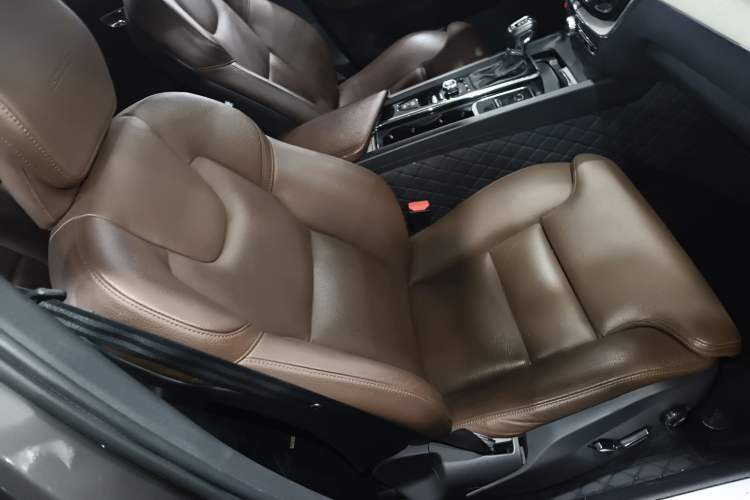 Used Volvo XC60 2019 T5 4x4 Zhiya Luxury Edition China V Standard
