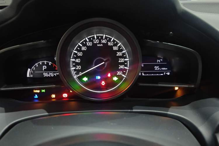 Used Mazda CX-4 2018 2.0L Automatic Two-Wheel Drive Blue Sky Dynamic Version China V Standard