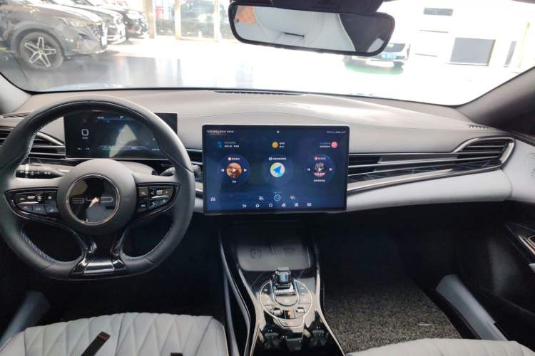 Used BYD Seal 2022 550 km Standard Range Rear-Wheel Drive Prestige Version
