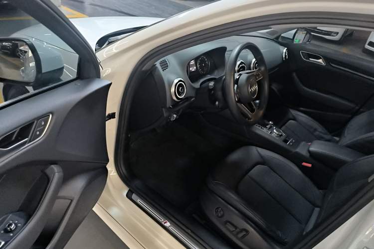 Used Audi A3 2020 Limousine 35 TFSI Fashion Edition China VI Emission Standard