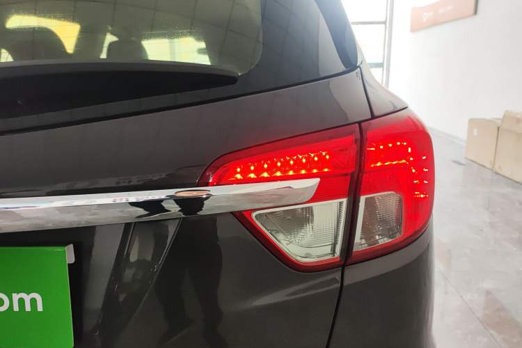 Used Buick Envision 2016 20T Two-Wheel-Drive Elite Model
