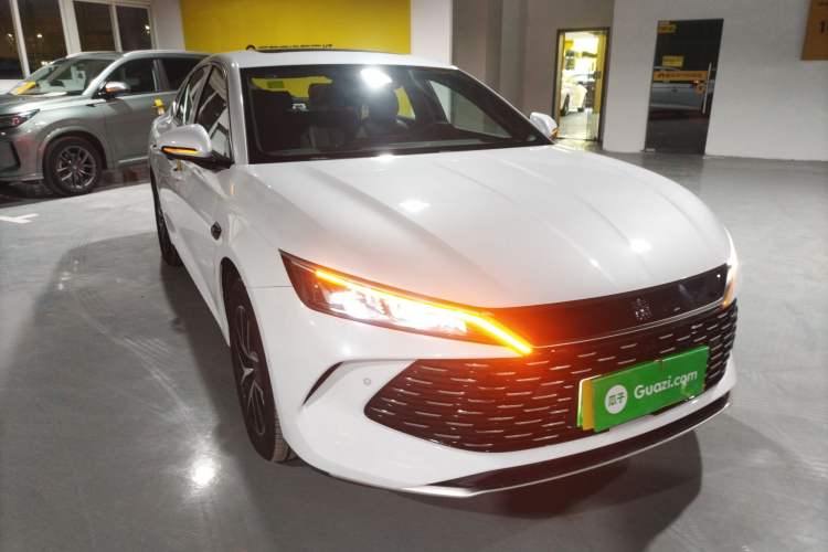 Used BYD Qin L 2025 DM-i Smart Drive 120KM Leading Model
