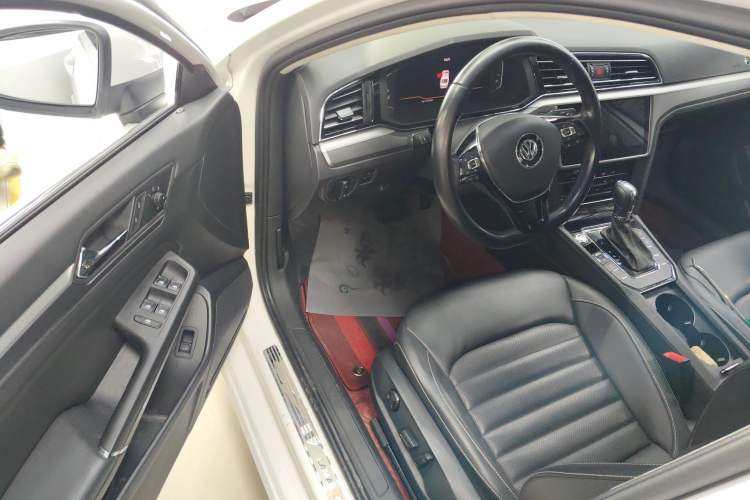 Used Volkswagen Lamando 2021 280TSI DSG Comfort Edition
