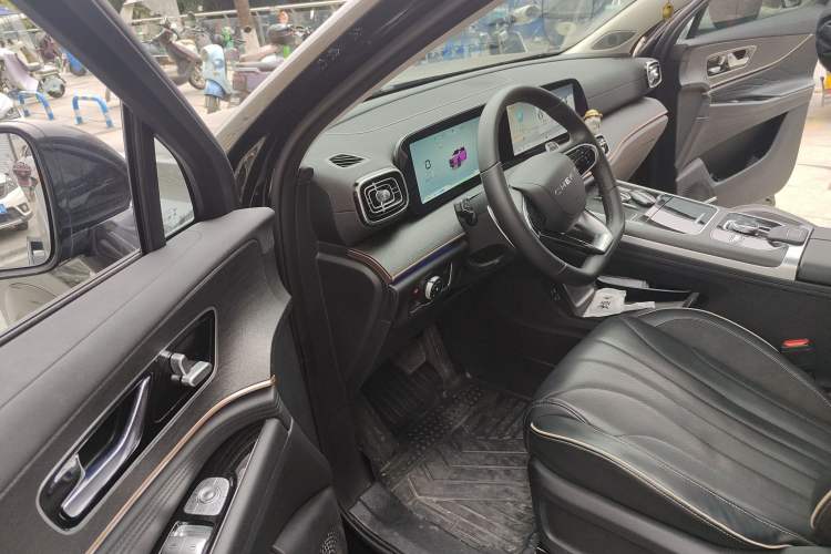 Used Chery Tiggo 9 2023 Facelift 2.0T Dual-Clutch Two-Wheel Drive Luxury Edition 5 Seats