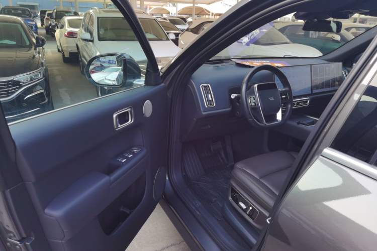 Used Li Auto L9 2022 Max model
