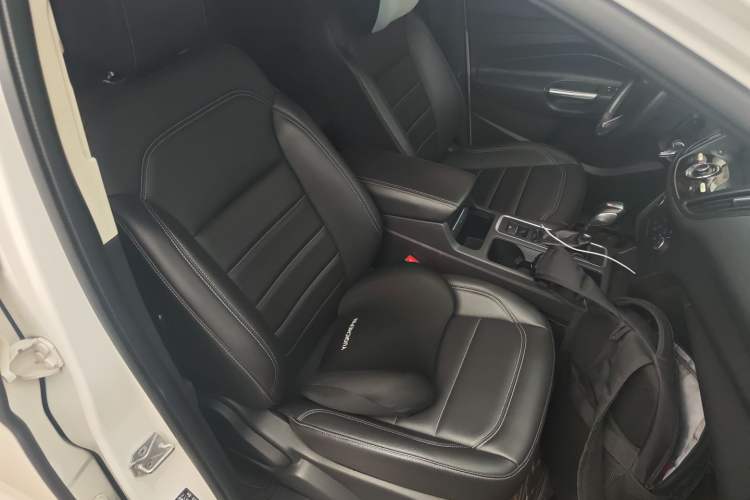 Used Ford Kuga 2018 Facelifted EcoBoost 180 Two-Wheel-Drive Platinum Wing Edition
