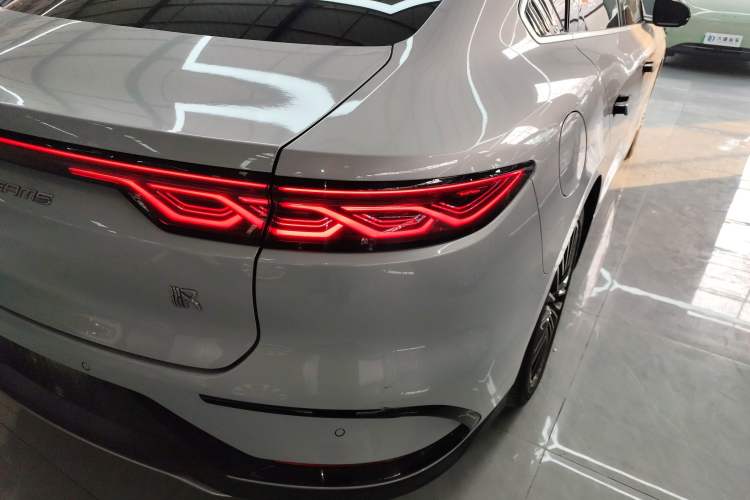 Used BYD Han 2024 EV Glory Edition 506KM Front-Wheel-Drive Premium Model