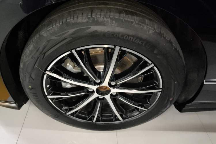 Used VOYAH PASSION 2024 PHEV Four-Wheel Drive Ultra-Long Range Executive Edition
