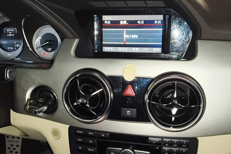 Used Mercedes-Benz GLK-Class 2013 GLK 300 4MATIC Dynamic Sunroof Model
