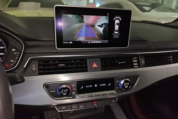 Used Audi A4L 2018 30th Anniversary Edition 40 TFSI Fashion Model
