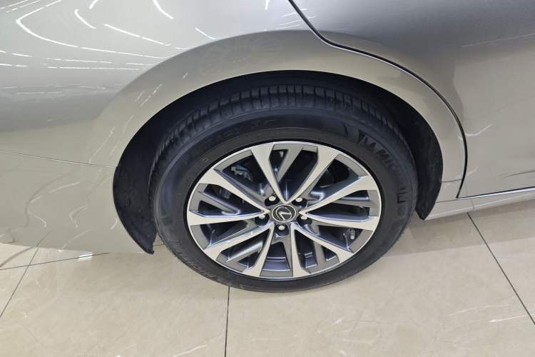 Used Lexus ES 2023 200 Excellence Edition