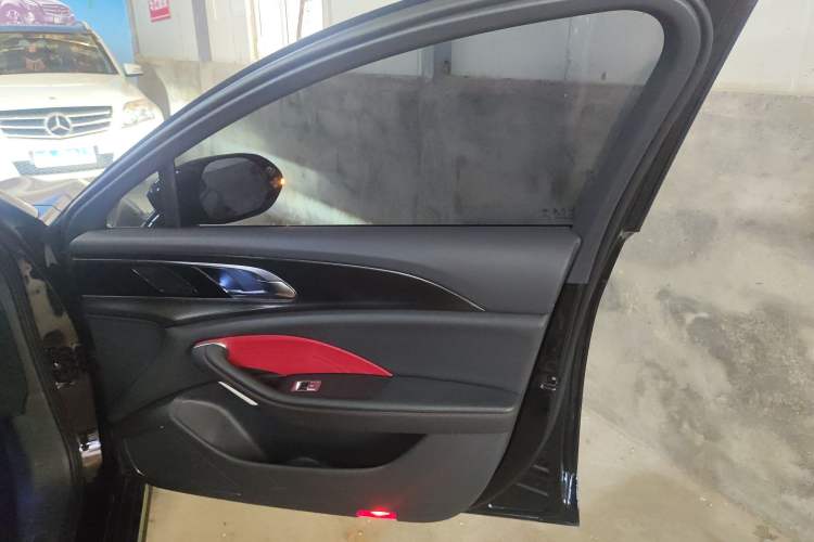 Used Hongqi H6 2023 2.0T Zhiyi Version
