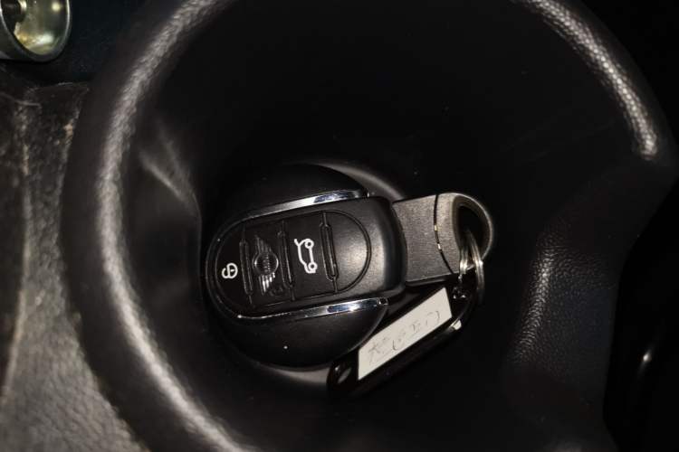 Used  MINI 2021 1.5T COOPER Classic Edition Five-Door Version
