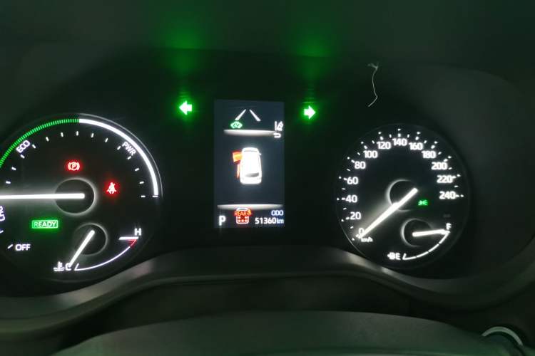 Used Toyota Sienna 2023 2.5L Hybrid Deluxe Edition
