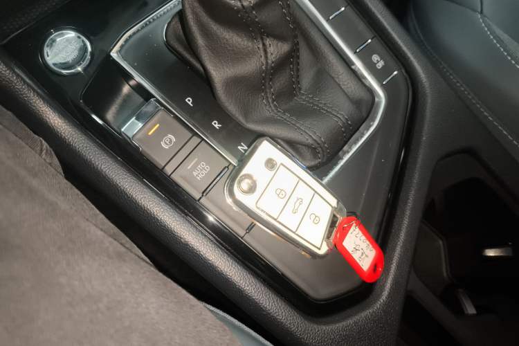 Used Volkswagen Tharu 2024 300TSI Two-Wheel-Drive Full Moon Edition