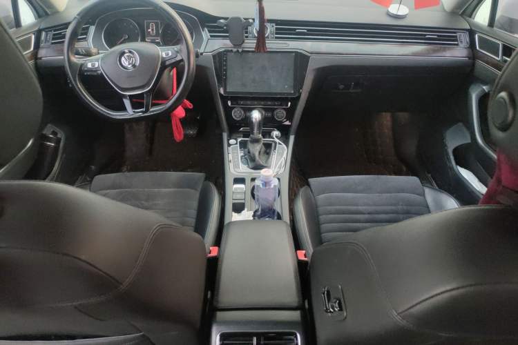 Used Volkswagen Magotan 2017 330TSI DSG Luxury Model
