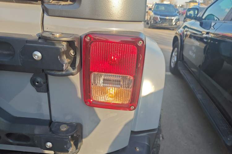 Used  Wrangler 2015 2.8TD Sahara Four-Door Comfort Edition