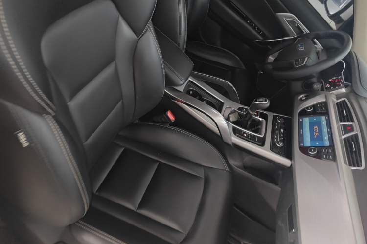 Used Geely Auto Emgrand X7 Sport 2016 2.0L Manual ZhiShang Version
