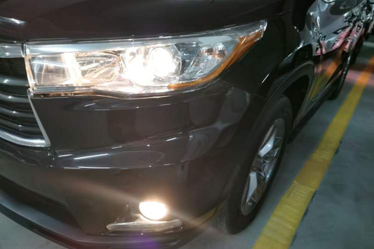 Used Toyota Highlander 2017 2.0T Two-Wheel Drive Luxury Edition 7 Seats