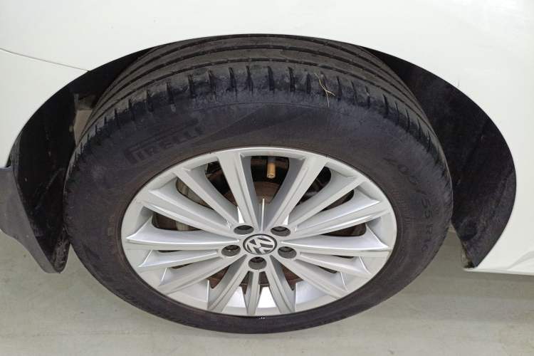 Used Volkswagen Gran Lavida 2013 1.6L Automatic Comfort Model