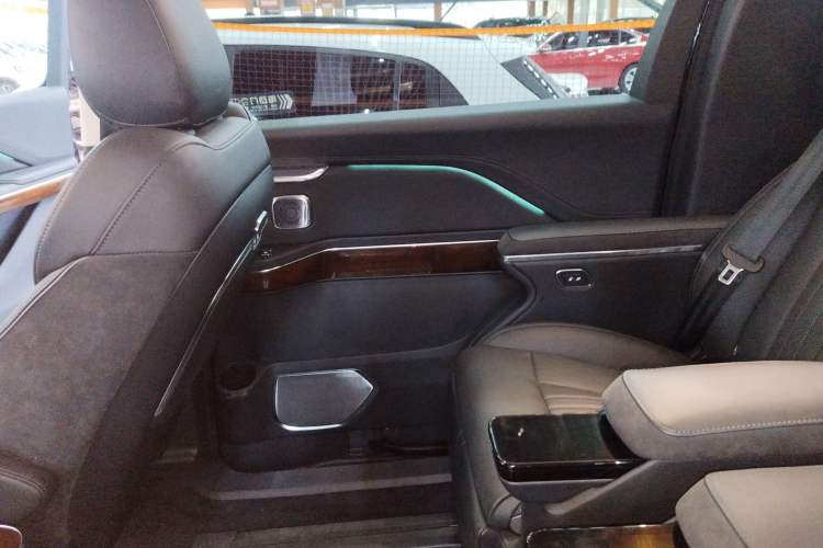 Used Hongqi HQ9 PHEV 2024 2.0T Four-Wheel Drive Luxury Edition
