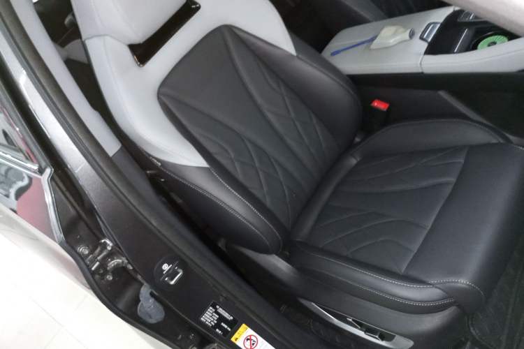 Used Changan CS75 PLUS 2024 3rd Generation Champion Edition 1.5T Intelligent Drive Dynamic Model
