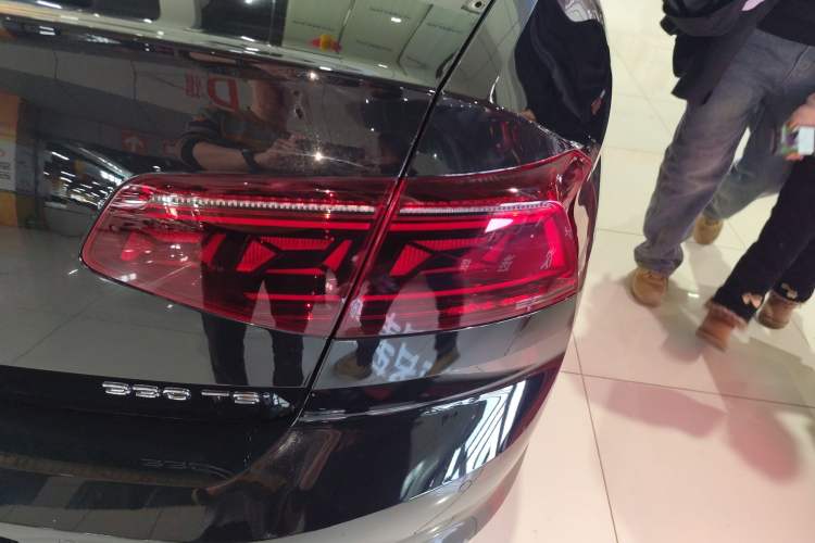 Used Volkswagen Magotan 2023 2 Million Units Limited Edition 330TSI DSG Leading Version