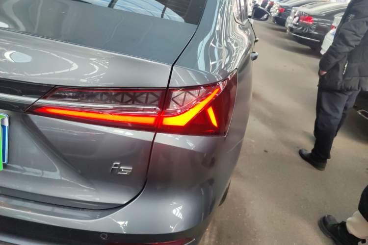 Used Roewe i5 2023 1.5L Manual Comfort Edition
