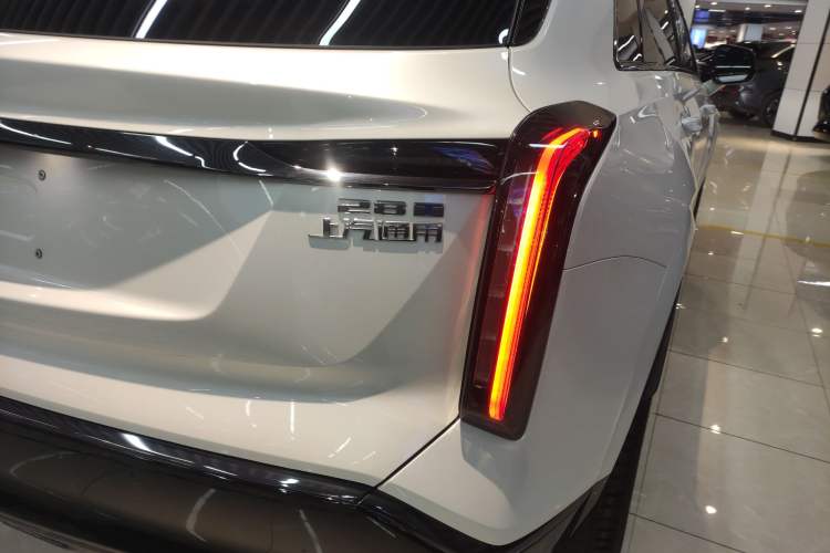 Used Cadillac XT5 2025 2.0T Platinum Edition
