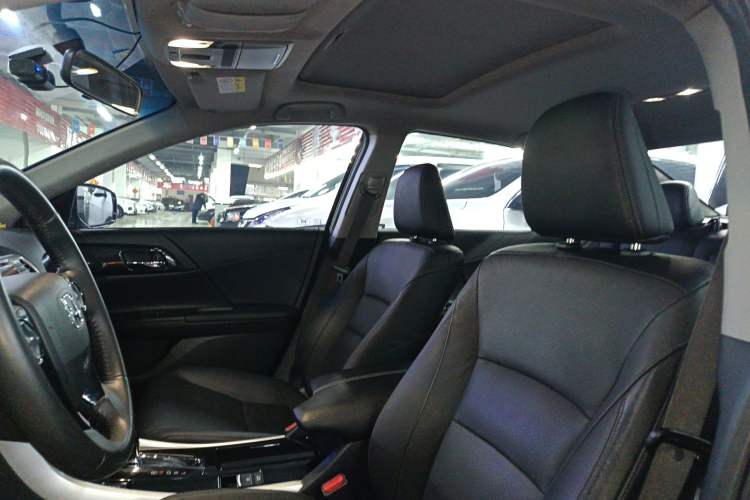 Used Honda Accord 2016 2.0L Luxury Edition
