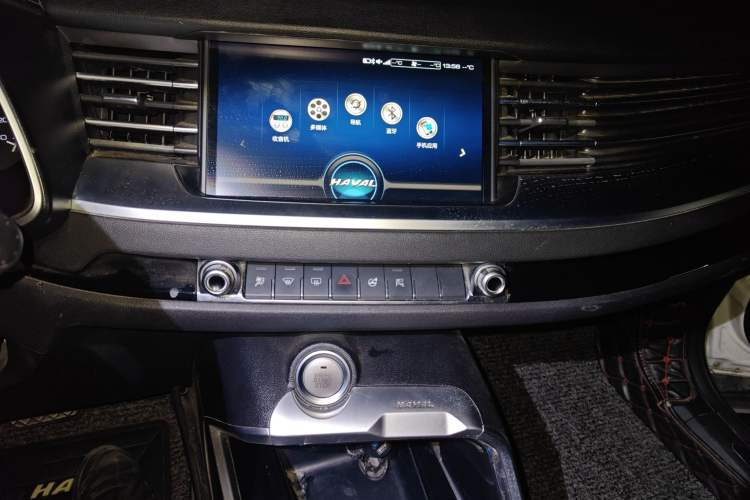 Used Haval H6 2017 Red Label 2.0T Automatic Two-Wheel Drive ZhiShang Model
