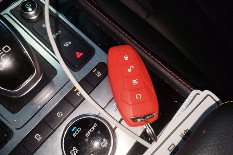 Used BYD Tang New Energy 2018 DM 2.0T All-Wheel Drive Smart Connectivity Luxury Model 7 Seats China V Emission Standard
