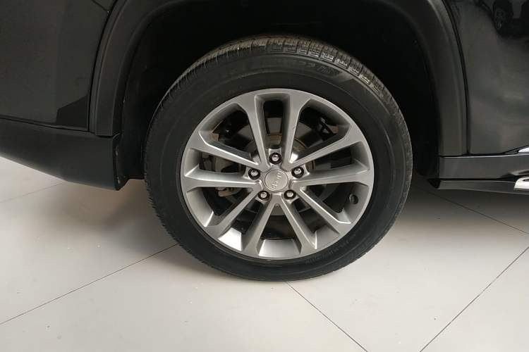 Used  Grand Commander 2018 2.0T Four-Wheel Drive Prestige Edition China V
