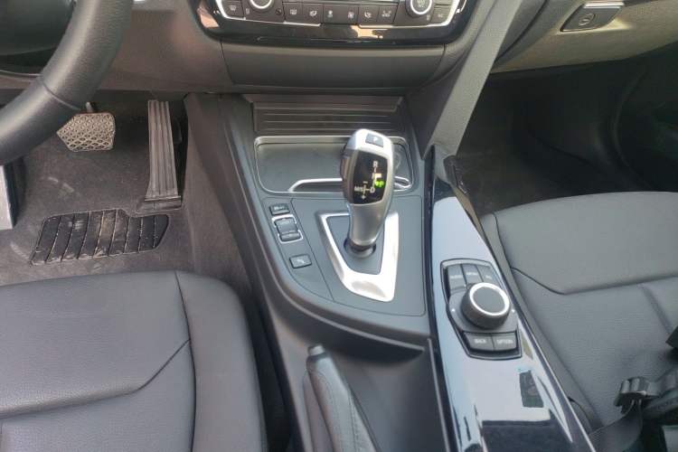 Used BMW 3 Series 2017 320Li Fashion Model
