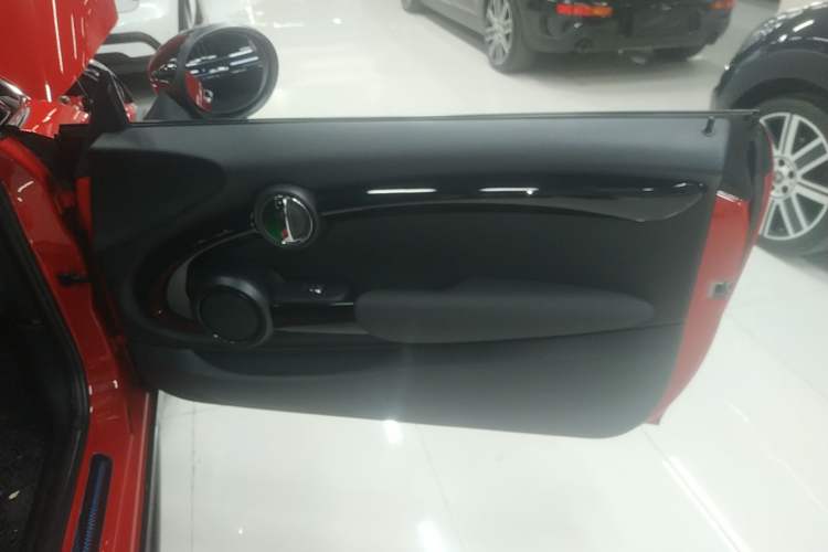 Used  MINI 2019 1.5T COOPER Racing Driver
