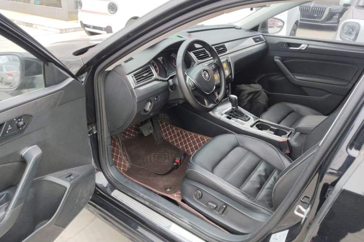 Used Volkswagen Passat 2017 330TSI DSG Luxury Edition
