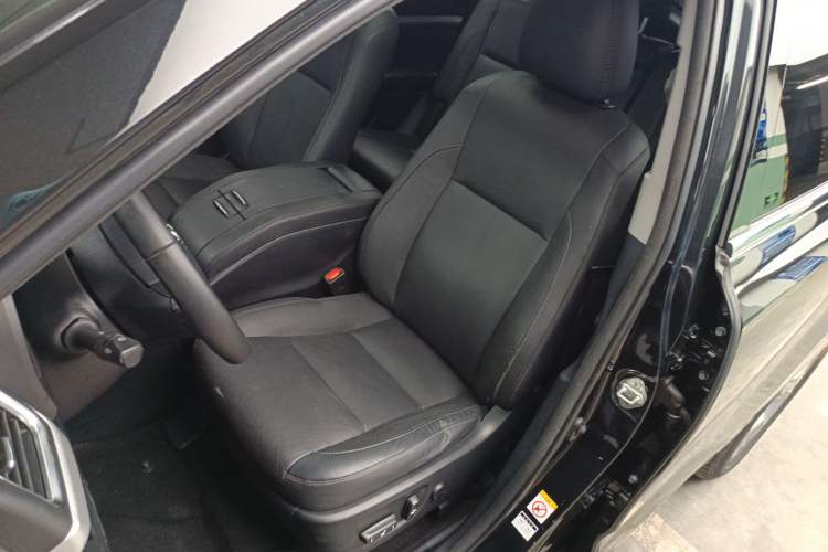 Used Toyota Highlander 2018 2.0T Four-Wheel Drive Luxury Version 7 Seats China VI Standard
