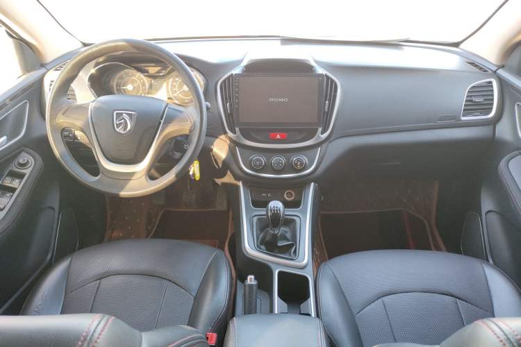 Used Baojun 560 2016 1.8L Manual Value Edition
