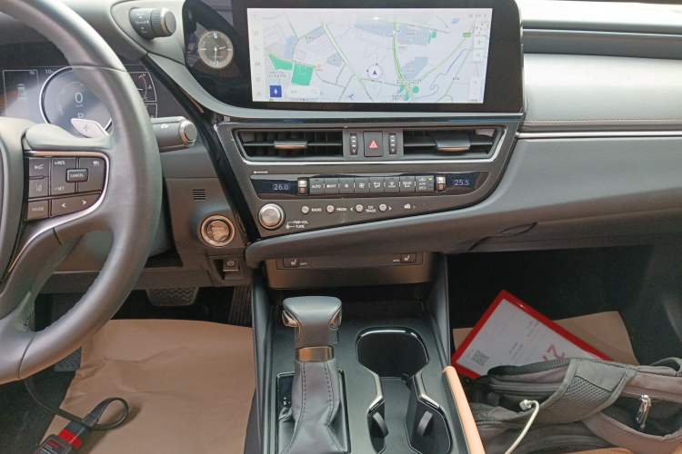 Used Lexus ES 2022 300h Excellence Edition