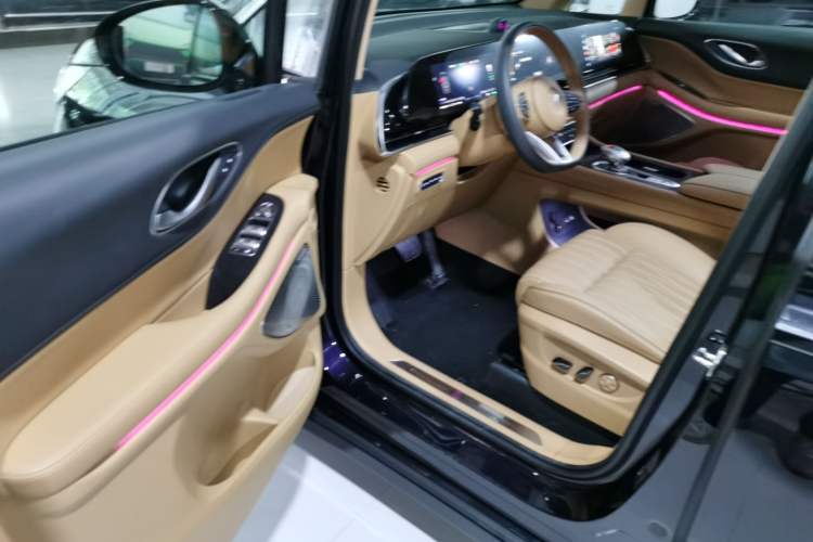 Used VOYAH Dream 2024 PHEV Ultra-Long Range Flagship Edition
