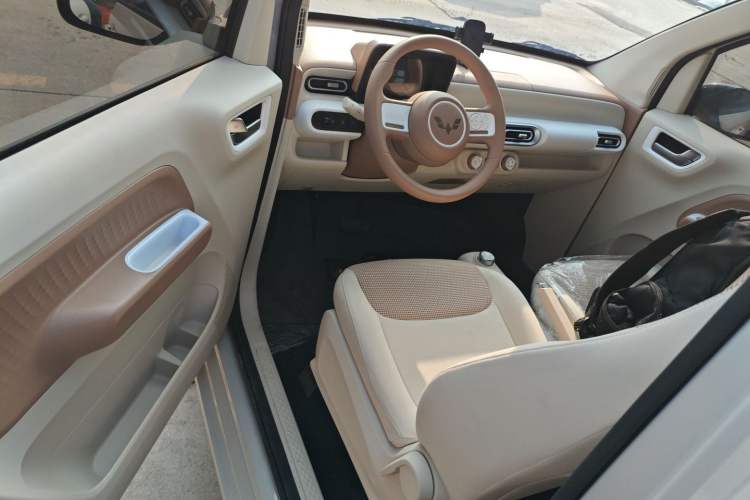 Used Wuling Hongguang MINIEV 2024 3rd Generation 215km Youth Edition
