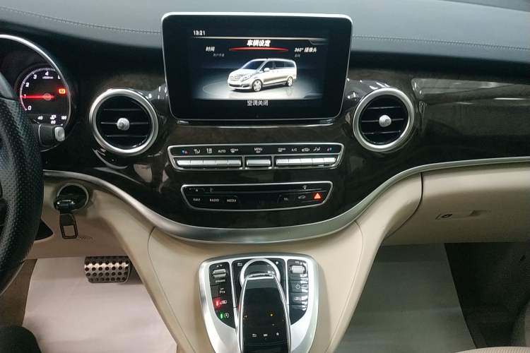 Used Mercedes-Benz V-Class 2017 V 260 L Prestige Extended Edition