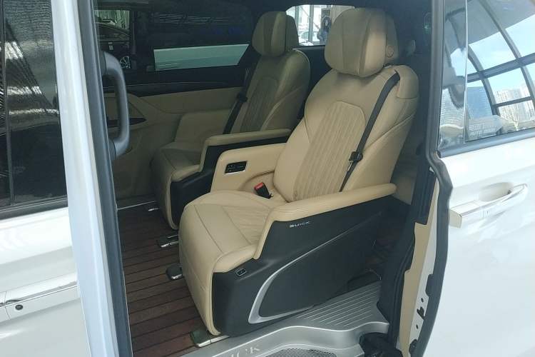 Used Buick GL8 2022 ES Land Cruiser 653T Luxury Model