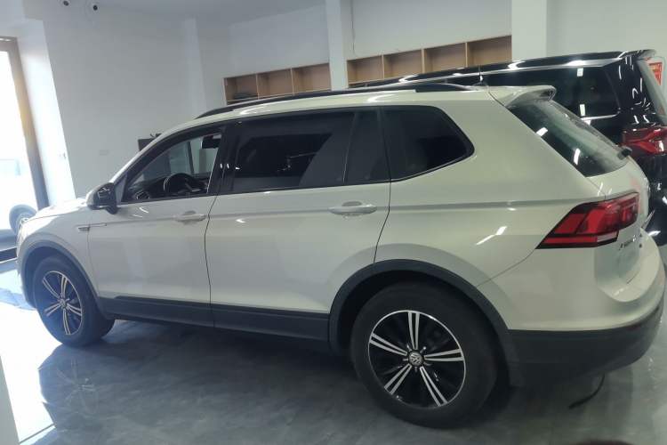 Used Volkswagen Tiguan L 2019 330TSI Automatic Two-Wheel Drive Luxury Edition China VI Standard
