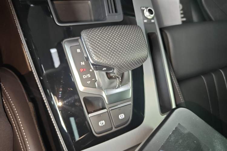 Used Audi Q5L 2024 40 TFSI Fashion Dynamic Model